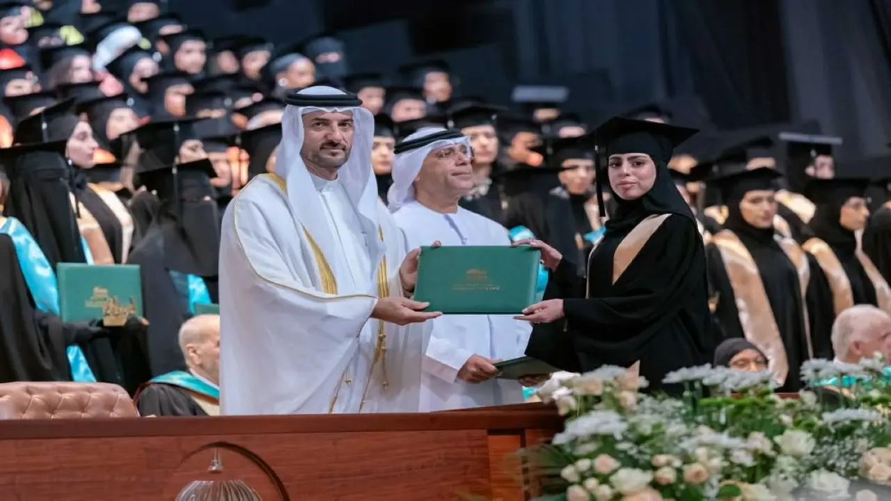 جامعة الشارقة تحقق مكانة عالمية بارزة وفق سلطان بن أحمد
